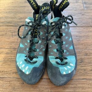 La Sportiva Tarantula climbing shoes